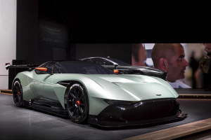 Aston-martin-Vulcan-(1)